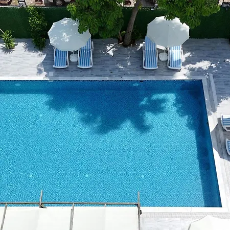 Aparthotel Hillside House *