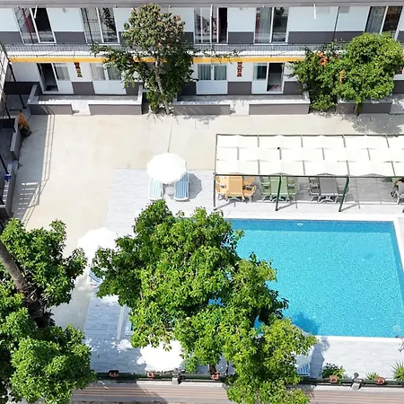 Aparthotel Hillside House